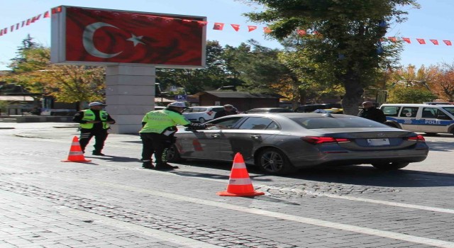 Uşakta 870 sürücüye para cezası kesildi