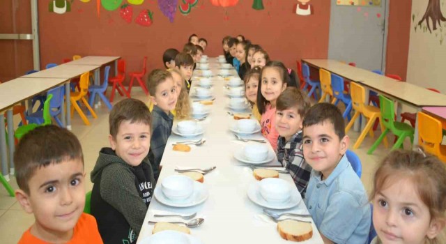 Uşakta okul öncesi öğrencilere haftada 5 gün ücretsiz yemek verilecek