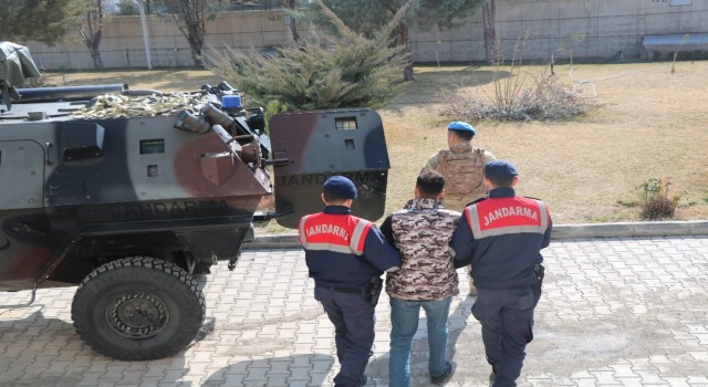 Uyuşturucu ticaretinden aranan firari hükümlüyü JASAT yakaladı