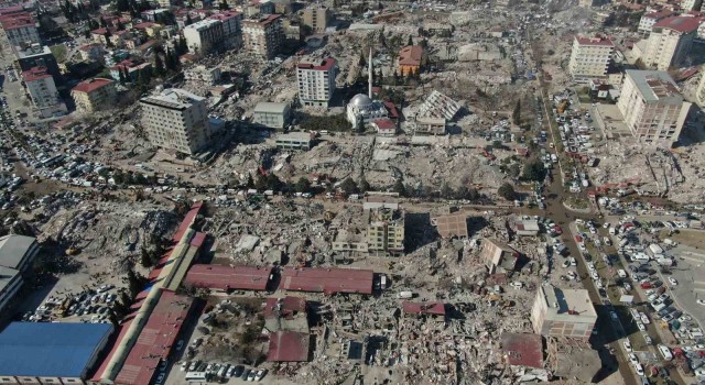 Üzerinden 82 saat geçen depremin merkezinde son durum havadan görüntülendi