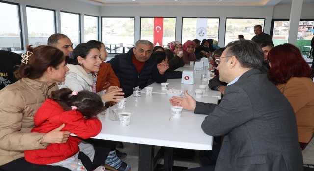 Vali Aksoy ve Başkan Kaplan Koçarlıda depremzedeler ile bir araya geldi