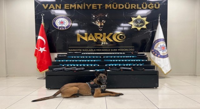 Vanda 10 kilo metamfetamin ele geçirildi