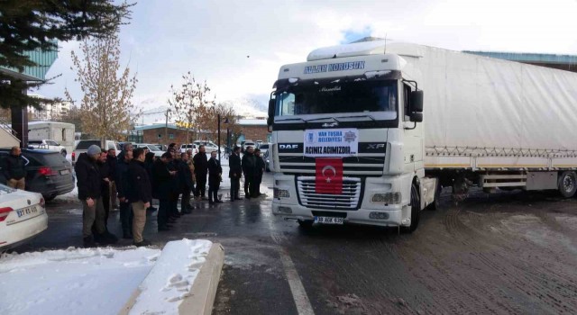 Vandan yeni yardım tırları deprem bölgesine gönderildi