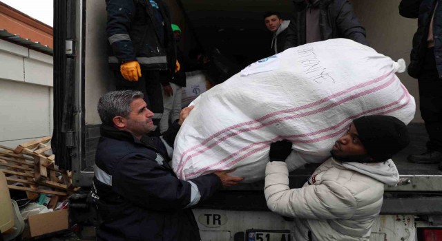 Yabancı öğrenciler depremzedeler için seferber oldu