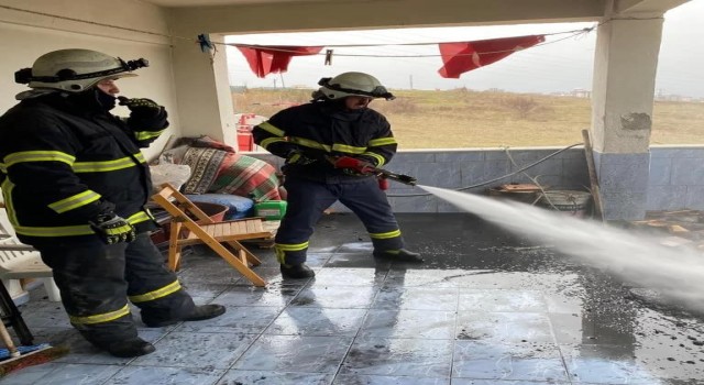 Yalova Çiftlikköyde apartman dairesi yangını korkuttu