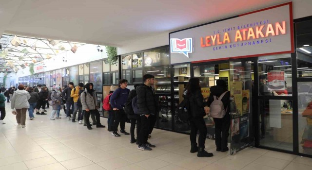 Yeni açılan Leyla Atakan Şehir Kütüphanesi gençlerin gözdesi oldu
