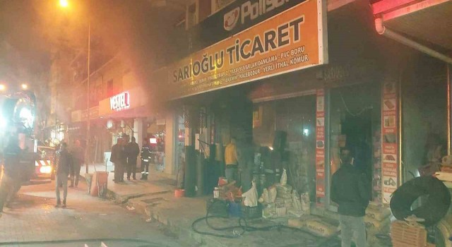 Yenicede bir iş yerinin bodrum katında yangın çıktı
