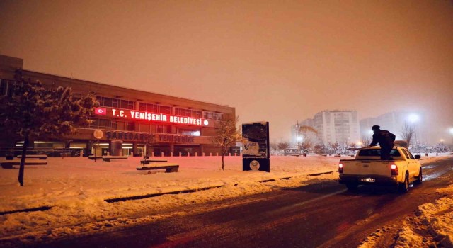 Yenişehir Belediyesi ekipleri kar teyakkuzunda