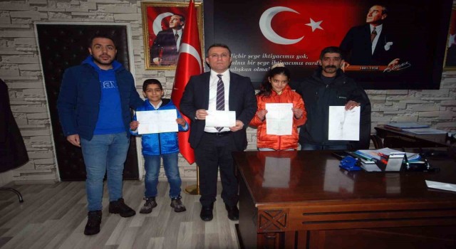 Yüksekovalı kardeşlerden depremzedelere anlamlı bağış