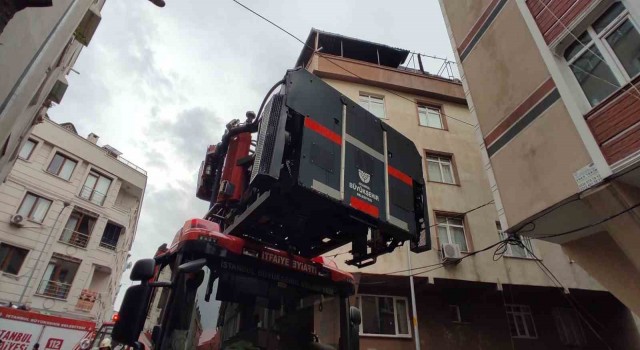 Zeytinburnunda korkutan yangın