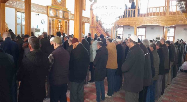 Zonguldakta camilerde gıyabi cenaze namazı kılındı