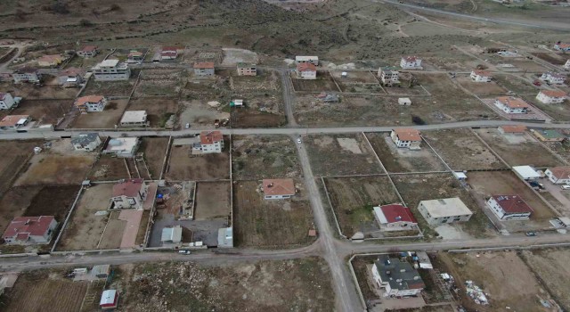 1 haftada 16 kez sallanan mahalle sakinleri diken üstünde
