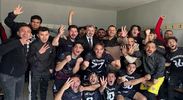 1966 Turanspor takımının hedefi büyük