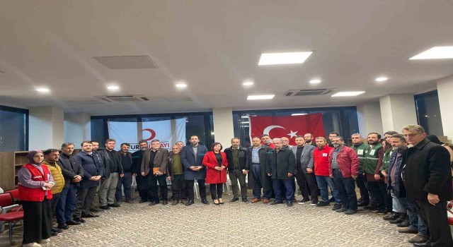 6 Şubat Mersin STKlar Birliği depremzedelerin yanında