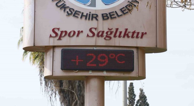 Adanada son 94 yılın en sıcak Mart ayı, termometreler 29 dereceyi gösterdi