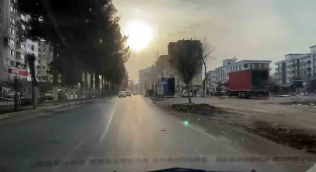 Adıyamanda deprem öncesi ve sonrası araç kamerasında