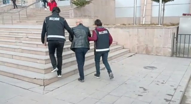 Adıyamanda depremde sitesi yıkılan müteahhit İrana kaçarken yakalandı