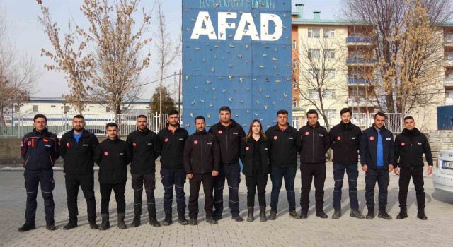 AFAD personeli: Enkazdaki bazı yaralılar zarar görmesin diye arkeologlar gibi kazdık