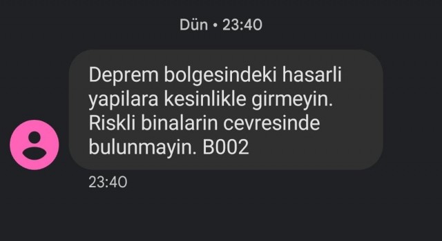 AFADdan depremde hasar gören binalara girmeyin uyarısı