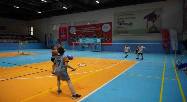 Afyonkarahisarda Badminton müsabakaları sona erdi