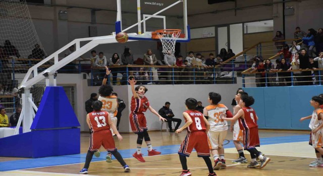 Afyonkarahisarda Küçükler Basketbol maçları tamamlandı