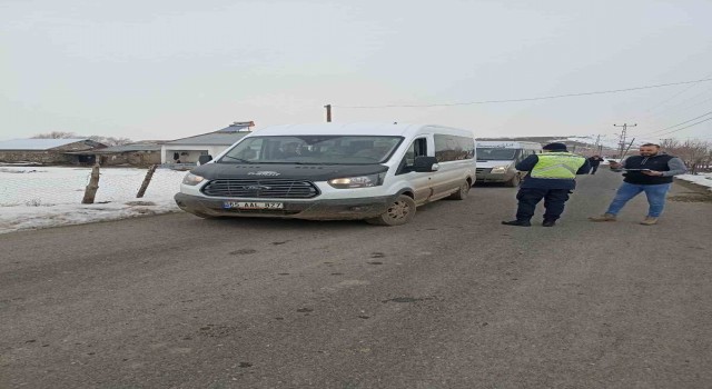 Ağrıda taşımalı eğitim servis araçları denetlendi