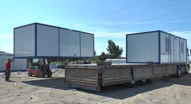 Ahıska Türkleri depremzedelerin yaralarını sarıyor