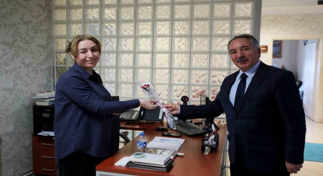 AİÇÜ Rektörü Prof. Dr. Karabulut Kadınlar Gününü kutladı