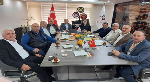 AK Partili Yılmaz, limon üreticileri ve sektör temsilcileri ile bir araya geldi