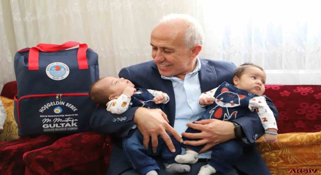 Akdenizde 5 bin 352 aileye Hoş Geldin Bebek çantası ulaştı