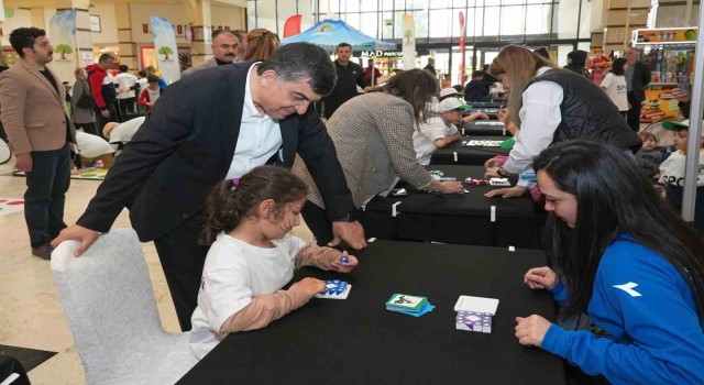 Akıl ve zeka oyunları ile bilimsel etkinlikler yoğun ilgi gördü