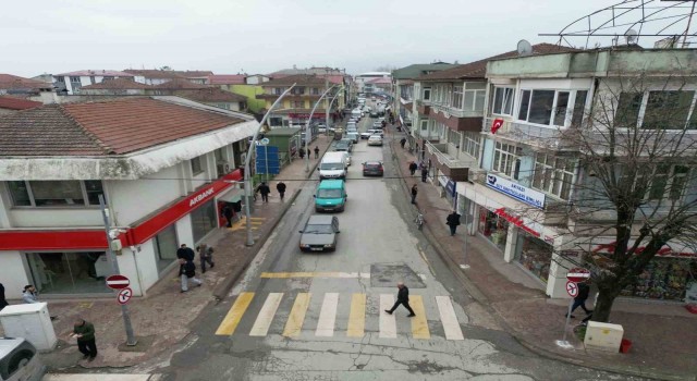 Akyazıda Yağcılar Caddesi artık tek yön