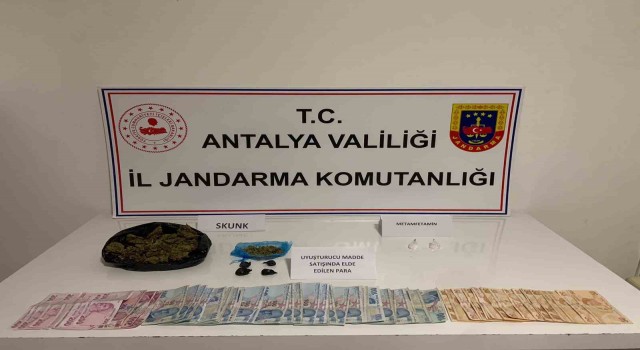 Alanyada jandarmadan uyuşturucu operasyonu: 3 gözaltı