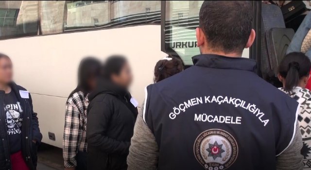 Antalya’da hamamda kaçak çalışanlara polis baskını