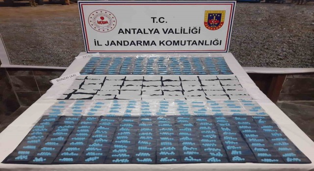 Antalyada 4 bin 280 adet uyuşturucu madde ele geçirildi