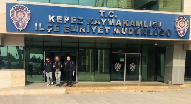 Antalyada gasptan 37 yıl kesinleşmiş hapis suçuyla aranan firari yakalandı