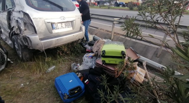 Antalyaya gelen depremzede çift, geçirdikleri kazada yaralandı
