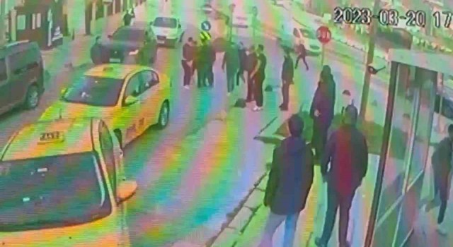 Arnavutköyde gasp şüphelisine meydan dayağı kamerada