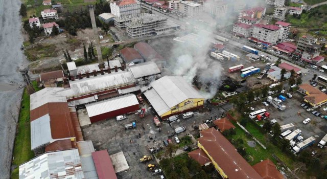 Artvinin Kemalpaşa ilçesindeki çay fabrikasında çıkan yangın söndürüldü