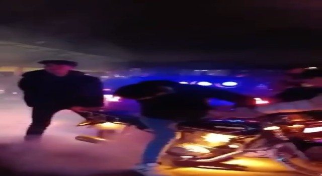Asker eğlencesinde yolu kapatarak oyun oynayan magandalar kameralarda
