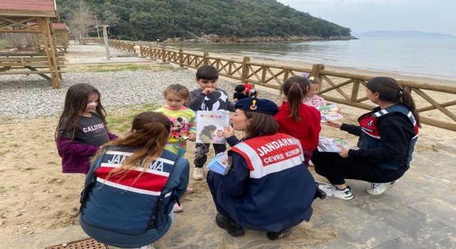 Aydında jandarma ekipleri Orman Haftası sebebiyle vatandaşı bilgilendirdi