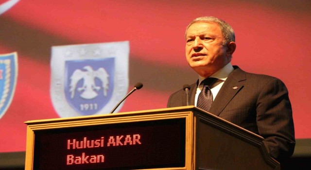 Bakan Akar: PKK/YPG destekçileri, teröristlere helikopter vererek bir kez daha suçüstü yakalanmışlardır”