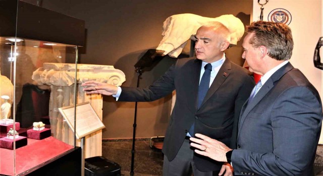 Bakan Ersoy: ABD ile yapılan protokol gereği yurt dışına kaçırılan eserler alıcı bulamaz hale geldi