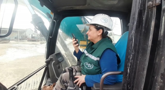 Bakan Kirişci deprem bölgesinde görevli kadın personelin Dünya Kadınlar Gününü kutladı