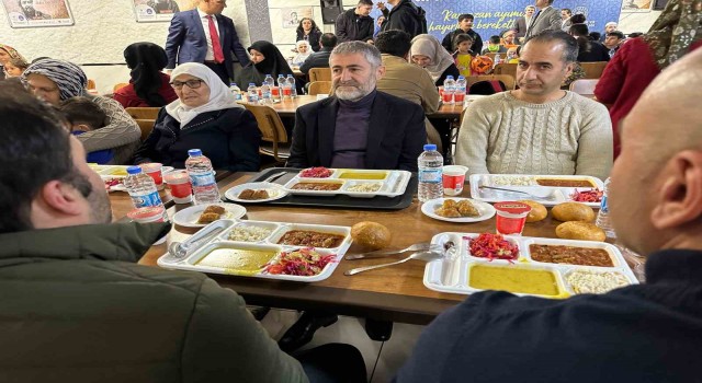 Bakan Nebati Diyarbakırda depremzedelerle iftar yaptı