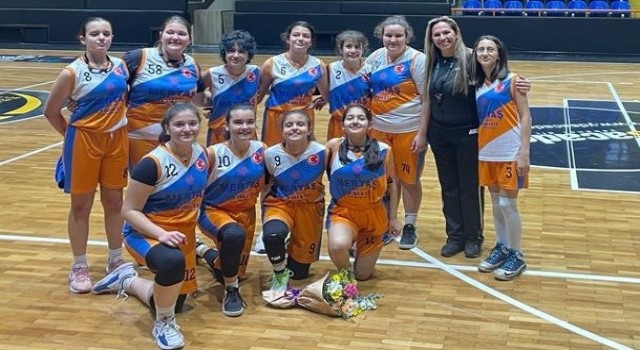 Balıkesirde 75. Yıl perileri şampiyon oldu