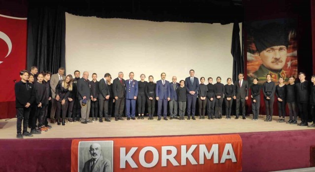 Bandırmada İstiklal Marşının kabulü ve Mehmet Akif Ersoyu anma günü programı düzenlendi