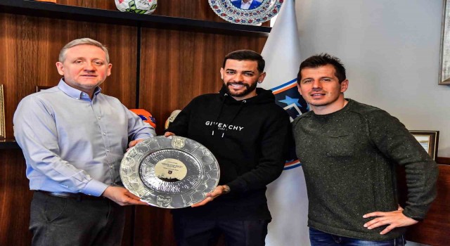 Başakşehirden, Caiçaraya plaket