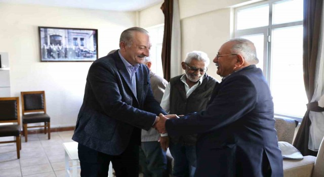 Başkan Atabay, Huzurevinde yaşlılar ile bir araya geldi