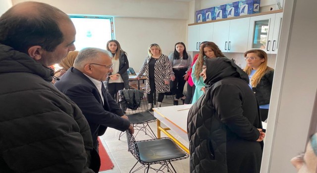 Başkan Büyükkılıç, Kızılay Yardım Toplama Merkezini ziyaret etti
